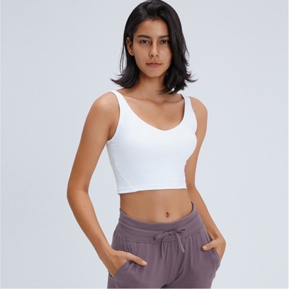 NWT HALARA White SoftlyZero Plush Padded V Neck Plain Tank Top Size M